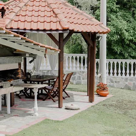 Angelika Nea Iraklitsa Villa *