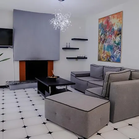 Angelika Nea Iraklitsa *