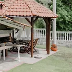 Angelika Βίλα *