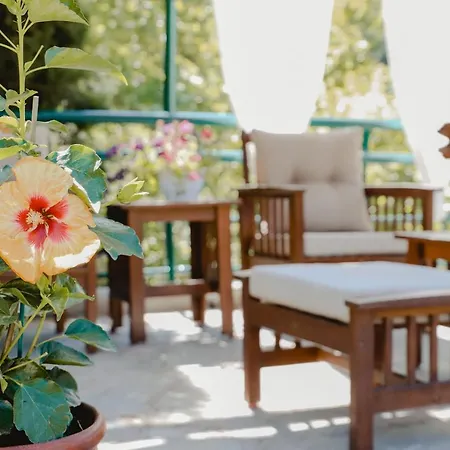 Angelika Nea Iraklitsa Vilă