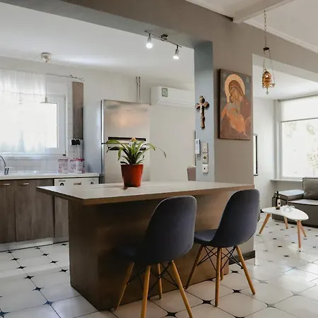 Angelika Nea Iraklitsa فيلة